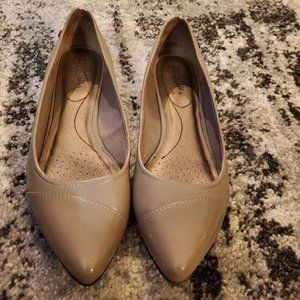 Nude Flats